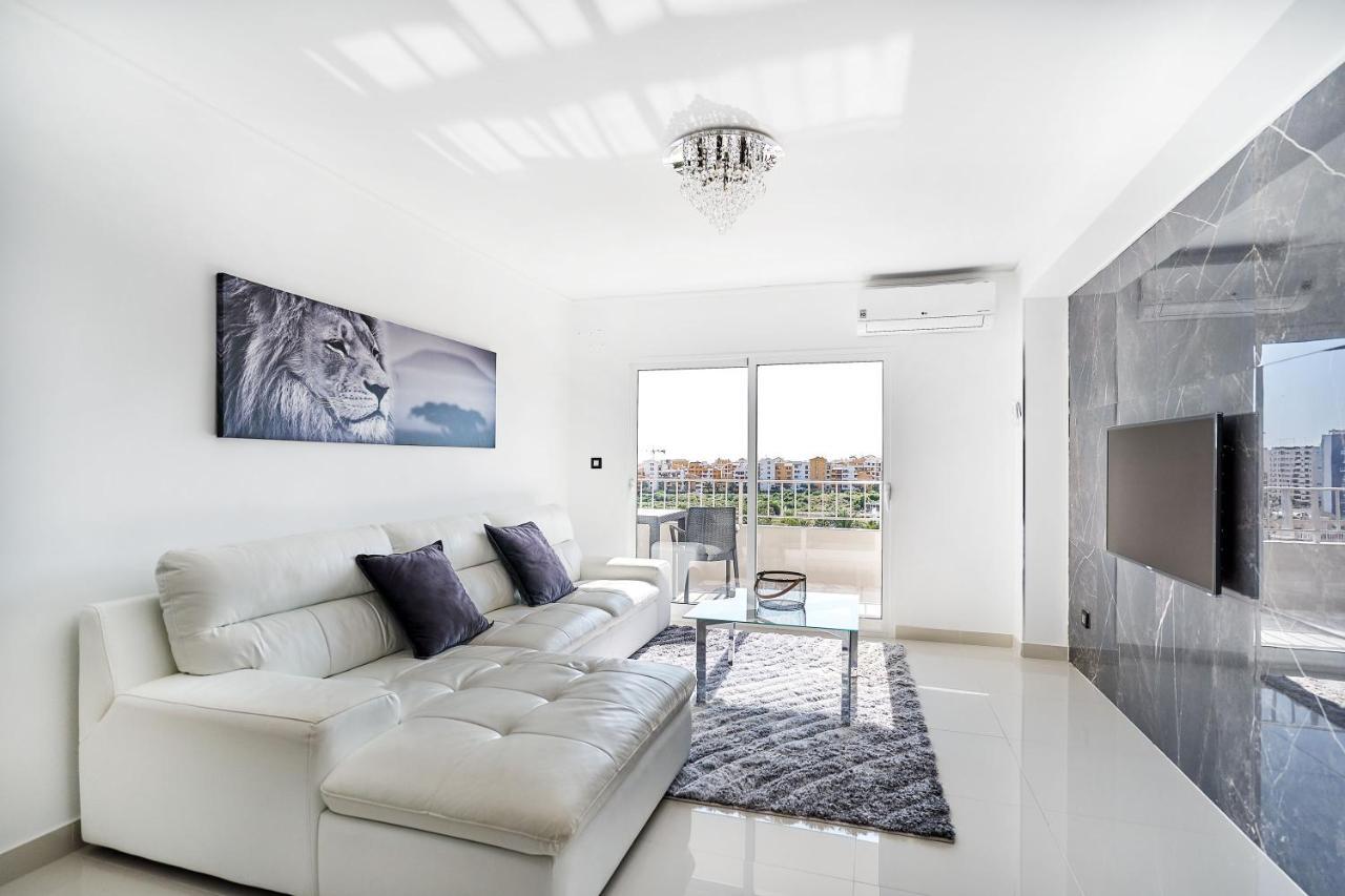 Espanhouse Sunny Sea View Apartment ตอร์เรเวียคา ภายนอก รูปภาพ